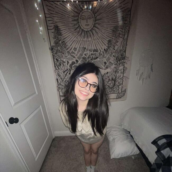 Babysitter in Azle: Salyse