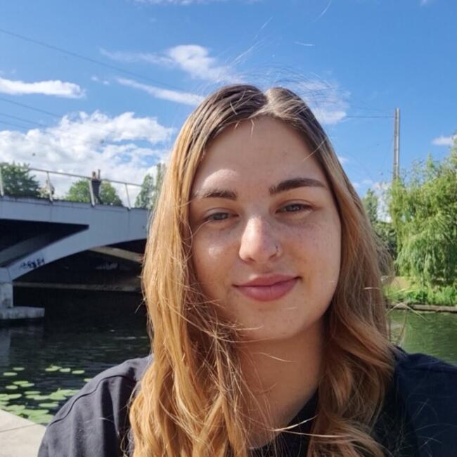 Babysitter in Petershagen (Brandenburg): Julia