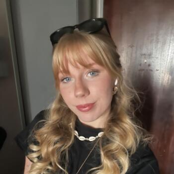 Babysitter in Bordeaux: Emma