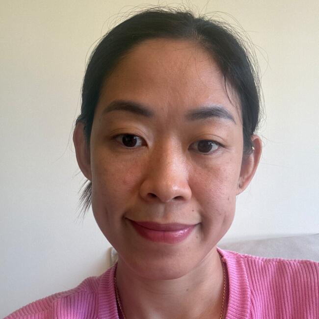 Babysitter in Singapore Island: Trần