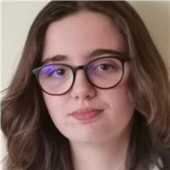 Babysitter in Coimbra: Maria