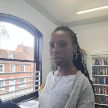 Babysitter in Milton Keynes: Daphne