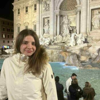 Bébiszitter Szeged területén: Nóra