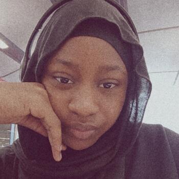 Babysitter London: Bushrah