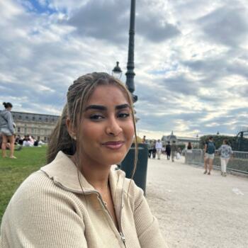 Babysitter in Villeneuve-la-Garenne: Assia