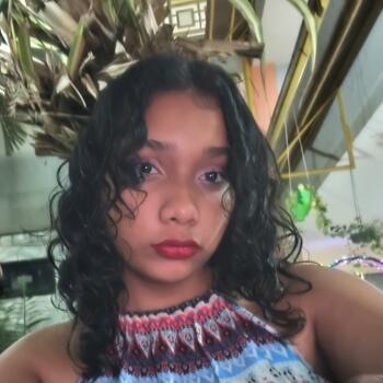Babysitter in Heredia: Mariel
