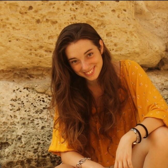 Babysitter a Messina: Valeria