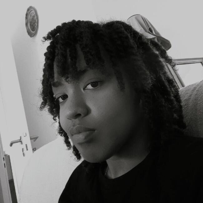 Babysitter in Saint-Jean-de-Monts: Jade