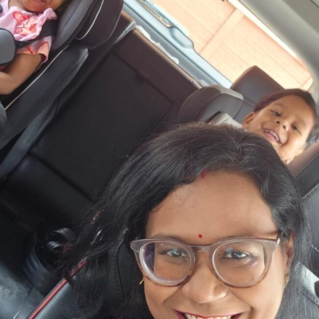 बंगलौर में बेबीसिटिंग की नौकरी: Pariseema