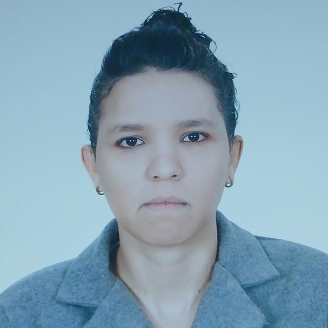 جليسة أطفال في رباط: Hasna