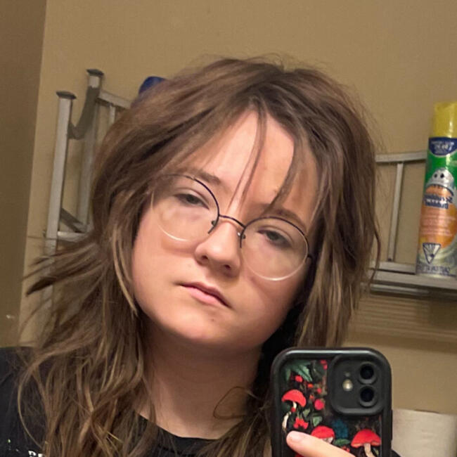 Babysitter in Airdrie: Lily