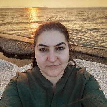 Babysitter in Athens: Ayat