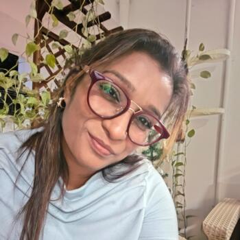 Babysitter in Singapore: Emily