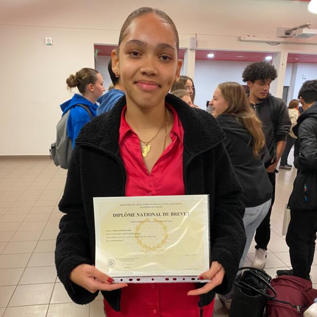 Babysitter in Fay-de-Bretagne: Ya-Mia