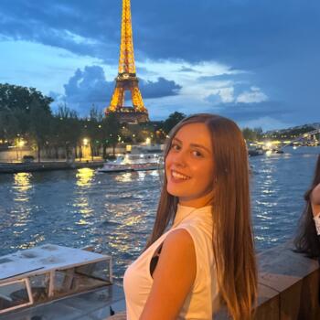 Babysitter in Cannes: Lena