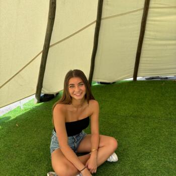 Babysitter in North Vancouver: Willow