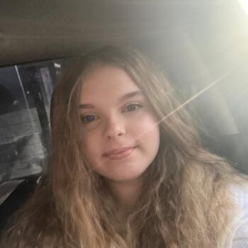 Babysitter in Nuneaton: Emma