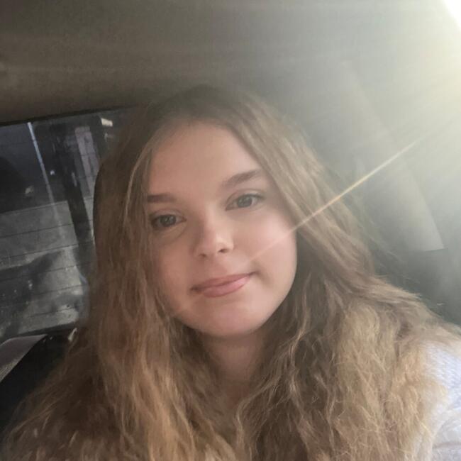 Babysitter in Nuneaton: Emma