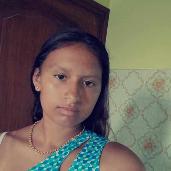 Babysitter in Cherbourg: Flora