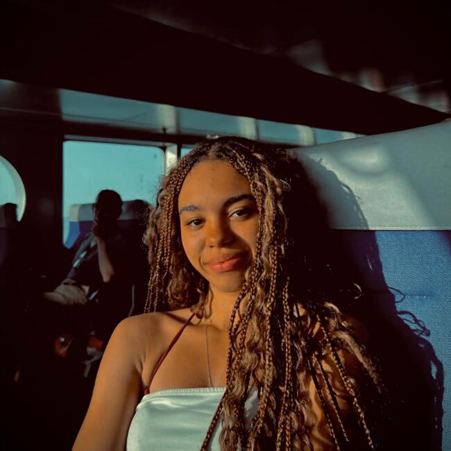 Babysitter in Mûrs-Erigné: Luna