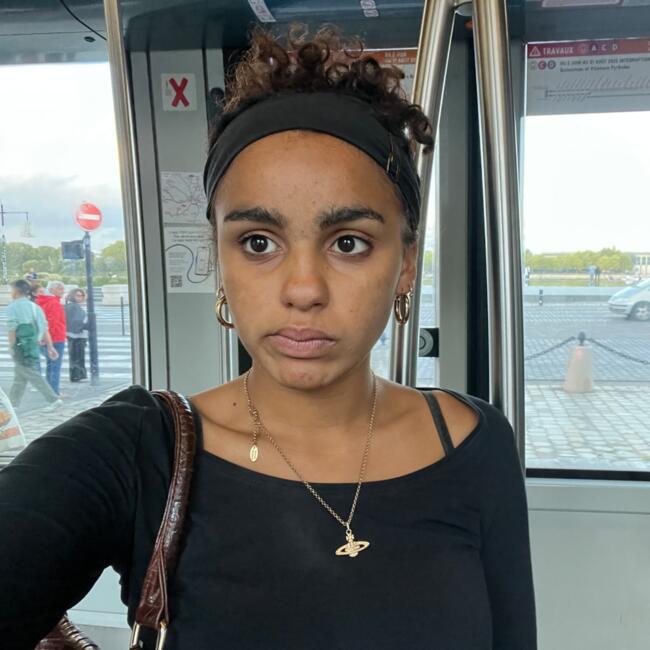 Babysitter in Bordeaux: Niobé