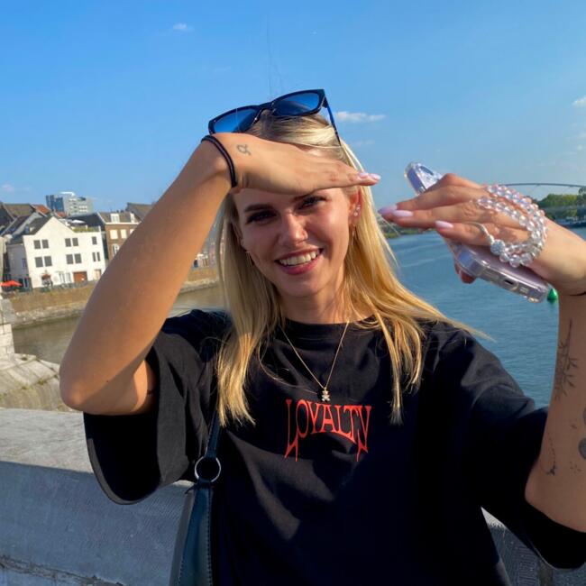 Babysitter in Sint-Truiden: Laura