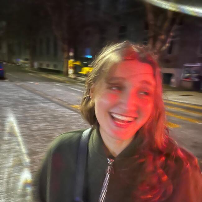 Babysitter in Brest: Eléonore