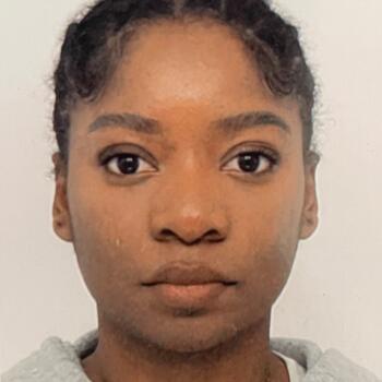 Babysitter in Grigny: Christine