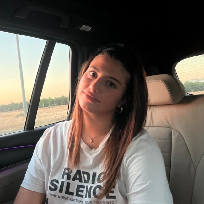 Babysitter in Sydney: Adrianna