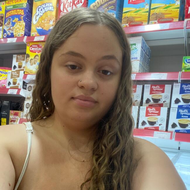 Babysitter in Caxias: Iris