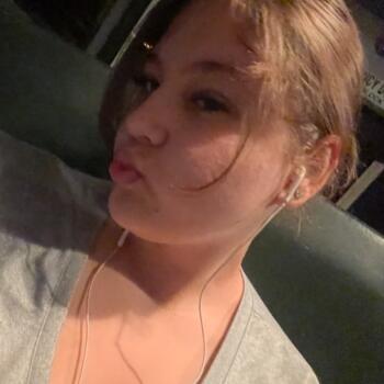 Babysitter in Akron: Madison