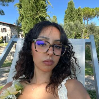 Babysitter Verona: Nour