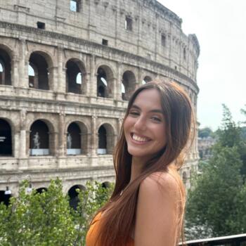 Babysitter in Rome: Valentina