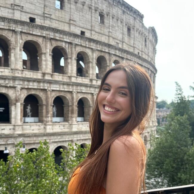 Babysitter in Rome: Valentina