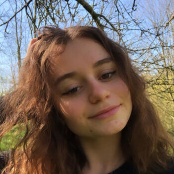 Baby-sitter in Mont-Saint-Aignan: Anna