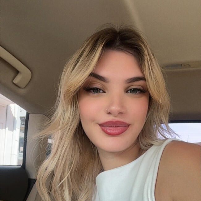 Babysitter στην περιοχή Άγιοι Ανάργυροι: Gesi