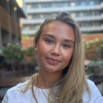 Babysitter in Asker: Charlotte