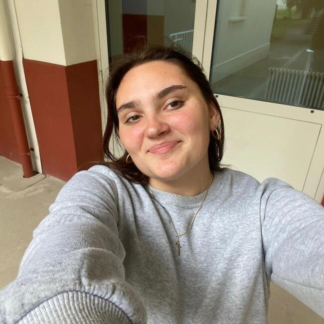 Babysitter in Bordeaux: Justine