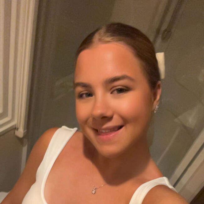 Babysitter in Burntwood: Molly