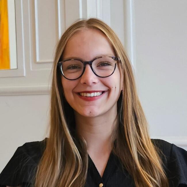 Babysitter in The Hague: Jasmijn