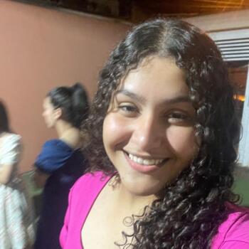 Babysitter in Jaú: Gabiih