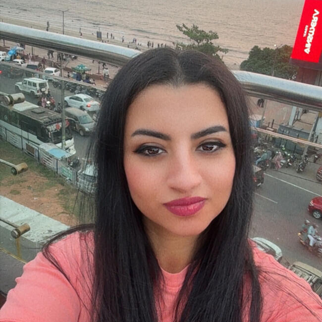 وظيفة جليسة أطفال في الإسكندرية: Hasna