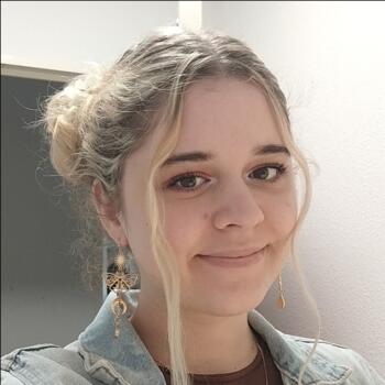 Babysitter in La Teste-de-Buch: Laura