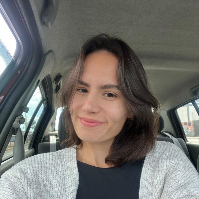 Babysitter in Curitiba: Letícia