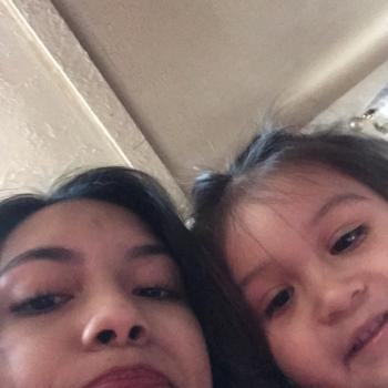 Babysitter in Humble: Julia