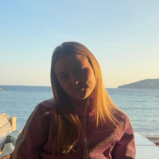 Babysitter in Saint-Maximin-la-Sainte-Baume: Emma