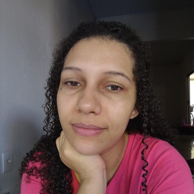 Emprego de babá em Ji Paraná: Leila