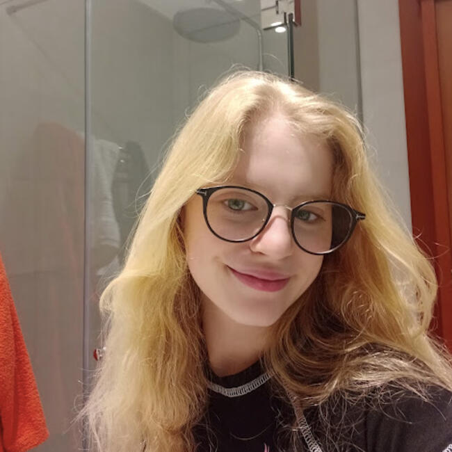 Babysitter in Majadahonda: Julia