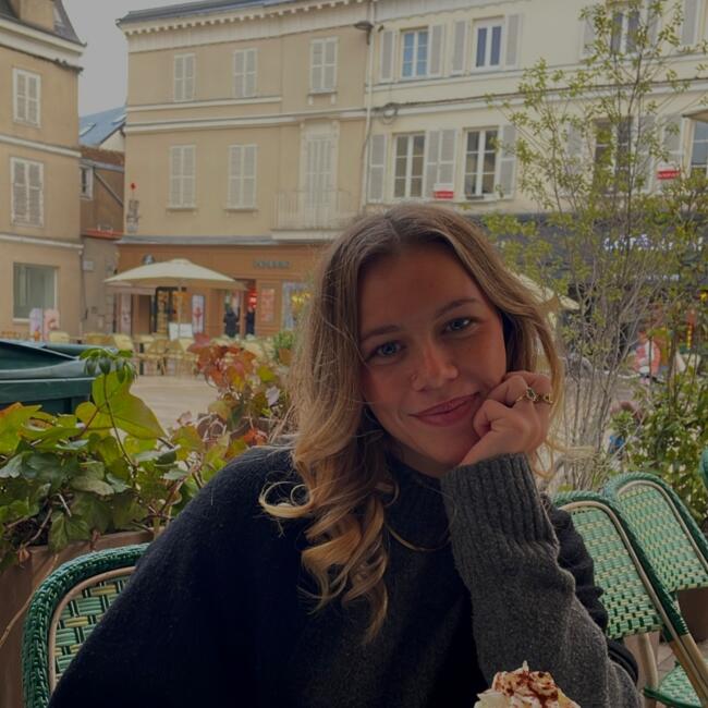 Babysitter in Chartres: Flavie