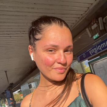 Babysitter Champigny-sur-Marne: Manel